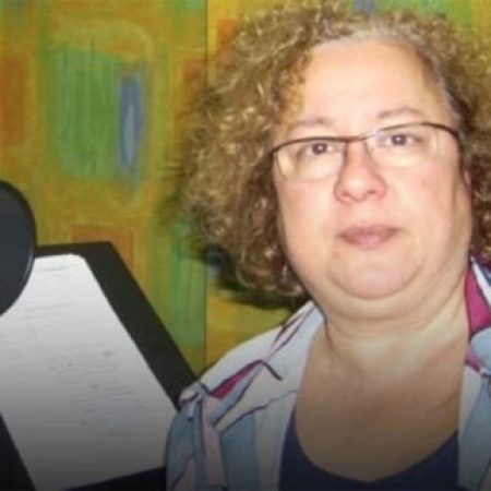 Morre Denise Simonetto, dubladora de Julia Roberts e Demi Moore, aos 70 anos