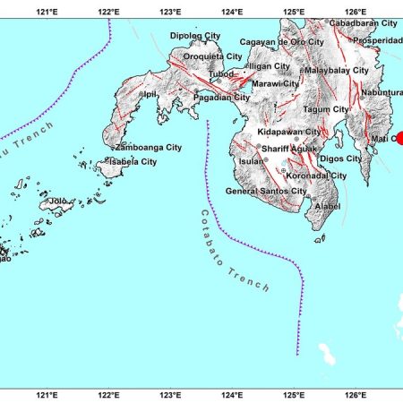 Alerta de tsunami é emitido nas Filipinas após terremoto de 7,4