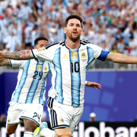 D10S: Messi se transforma no maior artilheiro da história das Copas com hat-trick na estreia