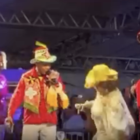 Susto no palco! Alcione cai durante show no Maranhão e é amparada pela produção