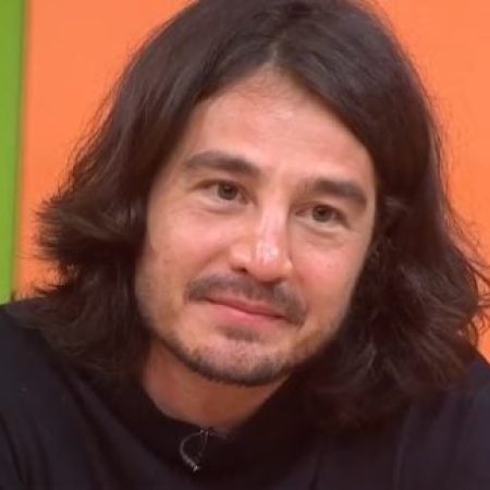 Tiago Iorc atualiza estado de saúde após grave crise de hérnia: “50% menos de dor”
