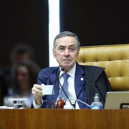 “Sou defensor das mulheres nos tribunais”, diz Barroso após aposentadoria