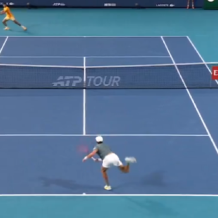 João Fonseca perde para Alcaraz e é eliminado na segunda rodada do Miami Open