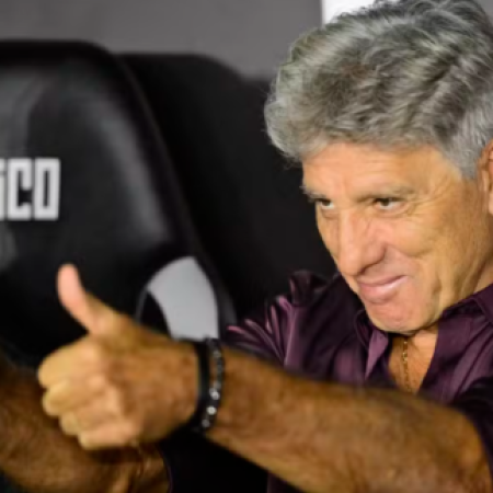 Crise no Vasco? Renato Gaúcho se irrita com torcida e coloca cargo à disposição