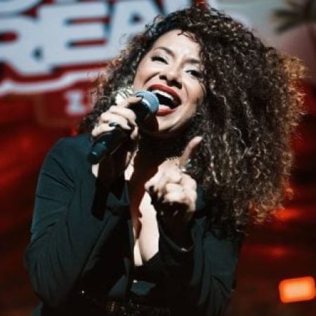 Após saída de Silvânia Aquino, descubra quem assume a nova voz da Calcinha Preta