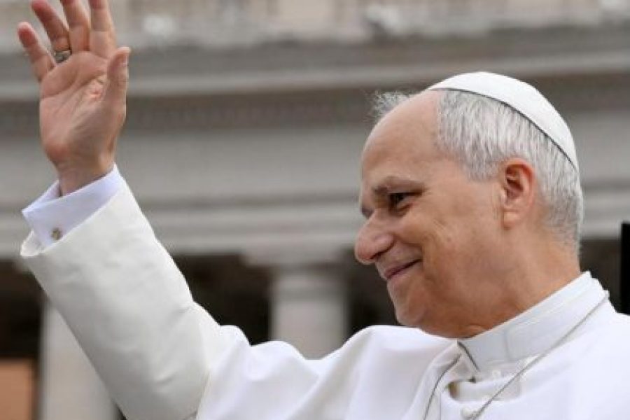 Vaticano-publica-documento-que-condena-cura-gay-e-debate-inclusao-LGBTQIAPN-430x323.jpg