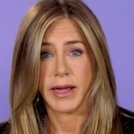Jennifer Aniston desabafa sobre infertilidade e revela por que nunca quis adotar