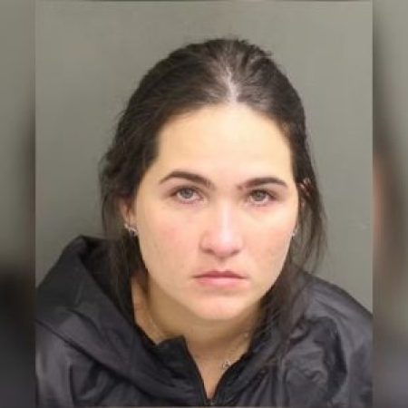 Esposa de Henrique, da dupla com Juliano, é presa nos EUA por infração de trânsito