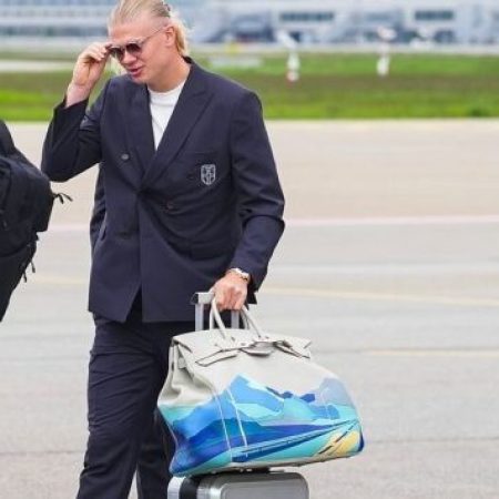 Haaland troca chuteiras por bolsas de luxo? Astro da Noruega ostenta coleção milionária da Hermès