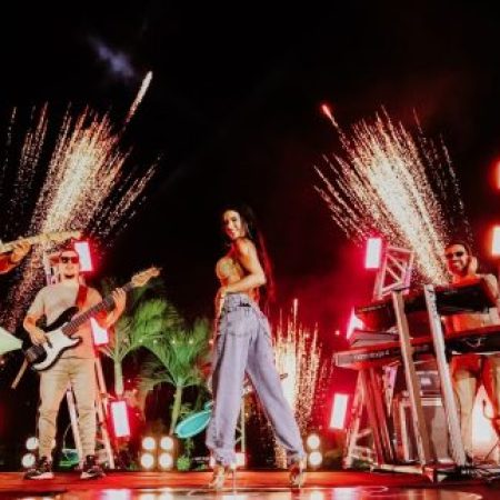 Larissa vira a chave e apresenta nova identidade com o álbum “Arrocha Gostosinho”