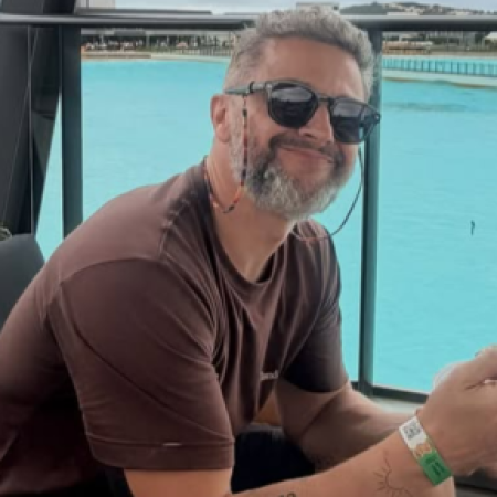 Lucas Lima reclama de ser chamado de “ex de Sandy”: “Nem meu nome botam mais”