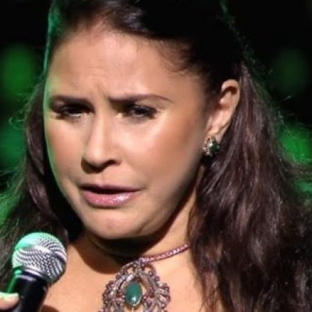 Fafá de Belém aciona a Justiça após onda de ataques e conteúdos difamatórios nas redes