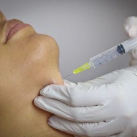 Arrependimento estético cresce entre celebridades; entenda as mudanças de padrão