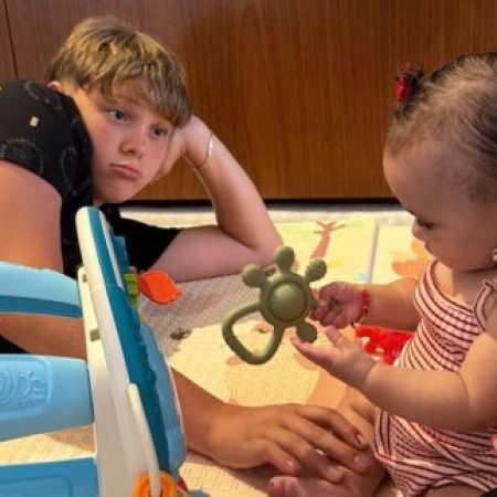 Neymar compartilha momento com Davi Lucca e Mel durante férias