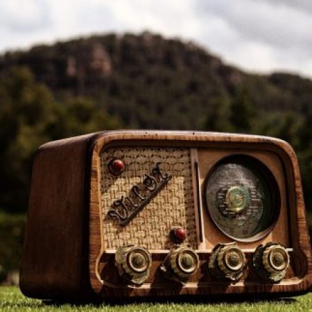 O rádio segue indispensável – na Copa do Mundo e em todo lugar