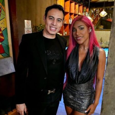 Carol Lekker quer romper contrato com a Record e deixar o país após expulsão, diz amigo